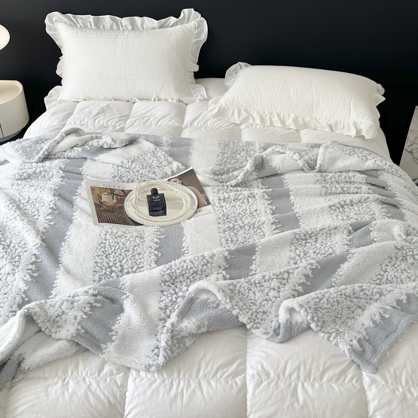 Textured Jacquard Plush Fleece Blanket