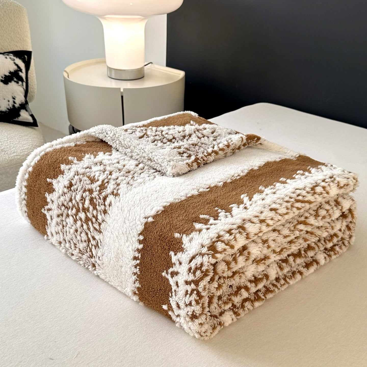 Textured Jacquard Plush Fleece Blanket